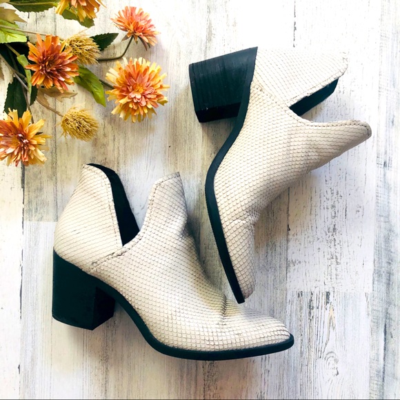 steve madden petra bootie